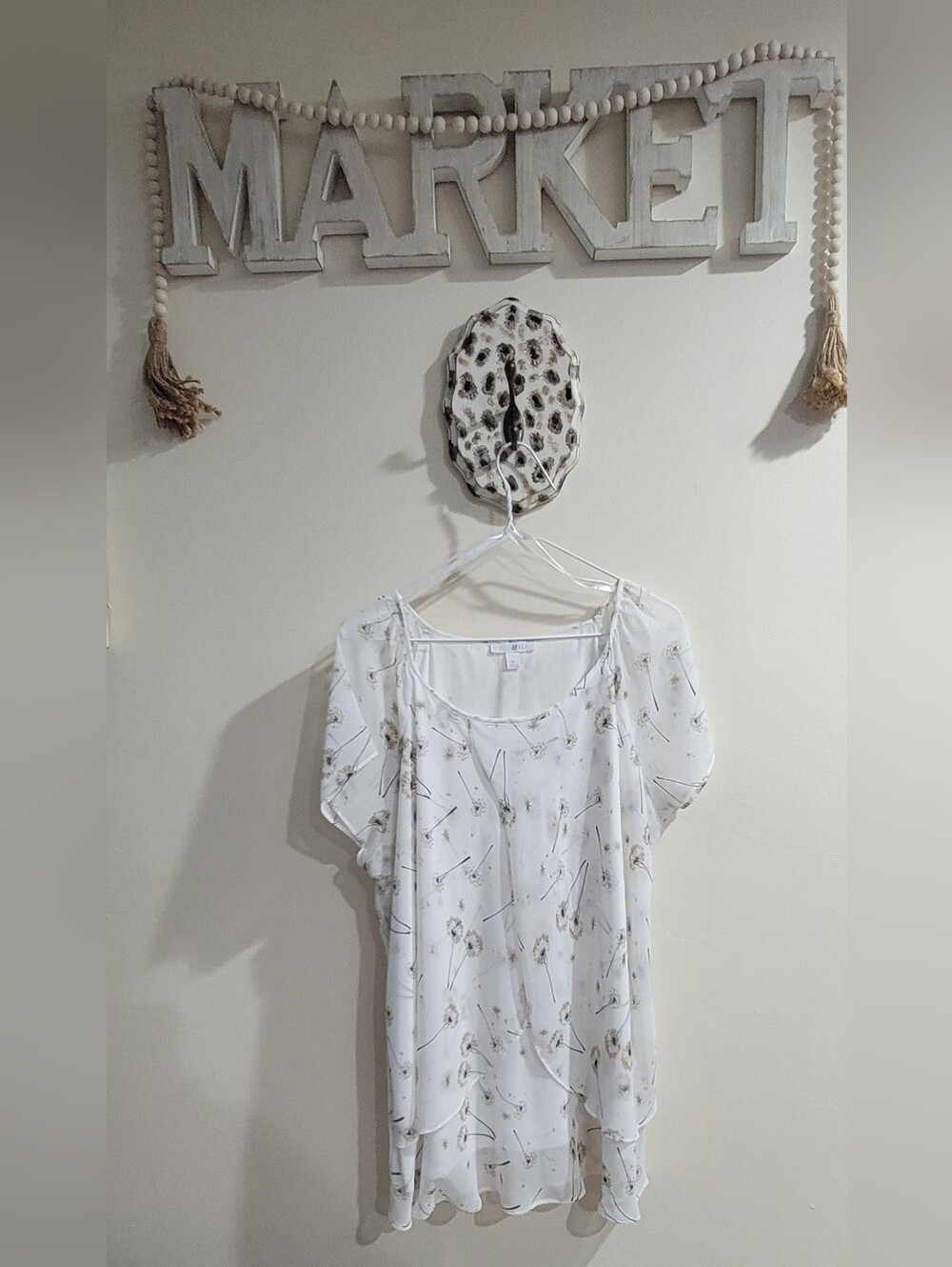 Roz & Ali White Floral Scoop Neck Tunic